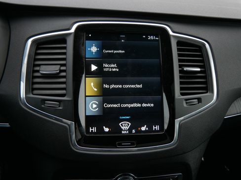 Used 2020 Volvo XC90 T5 Momentum image 30