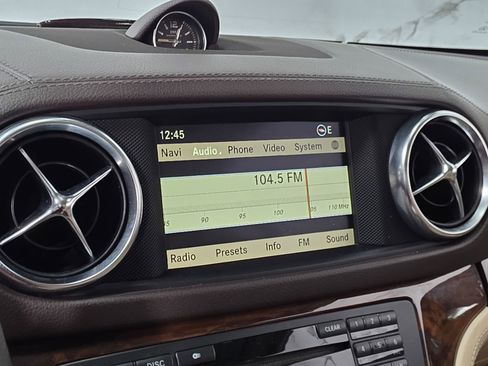 Used 2013 Mercedes-Benz SL 63 AMG image 24