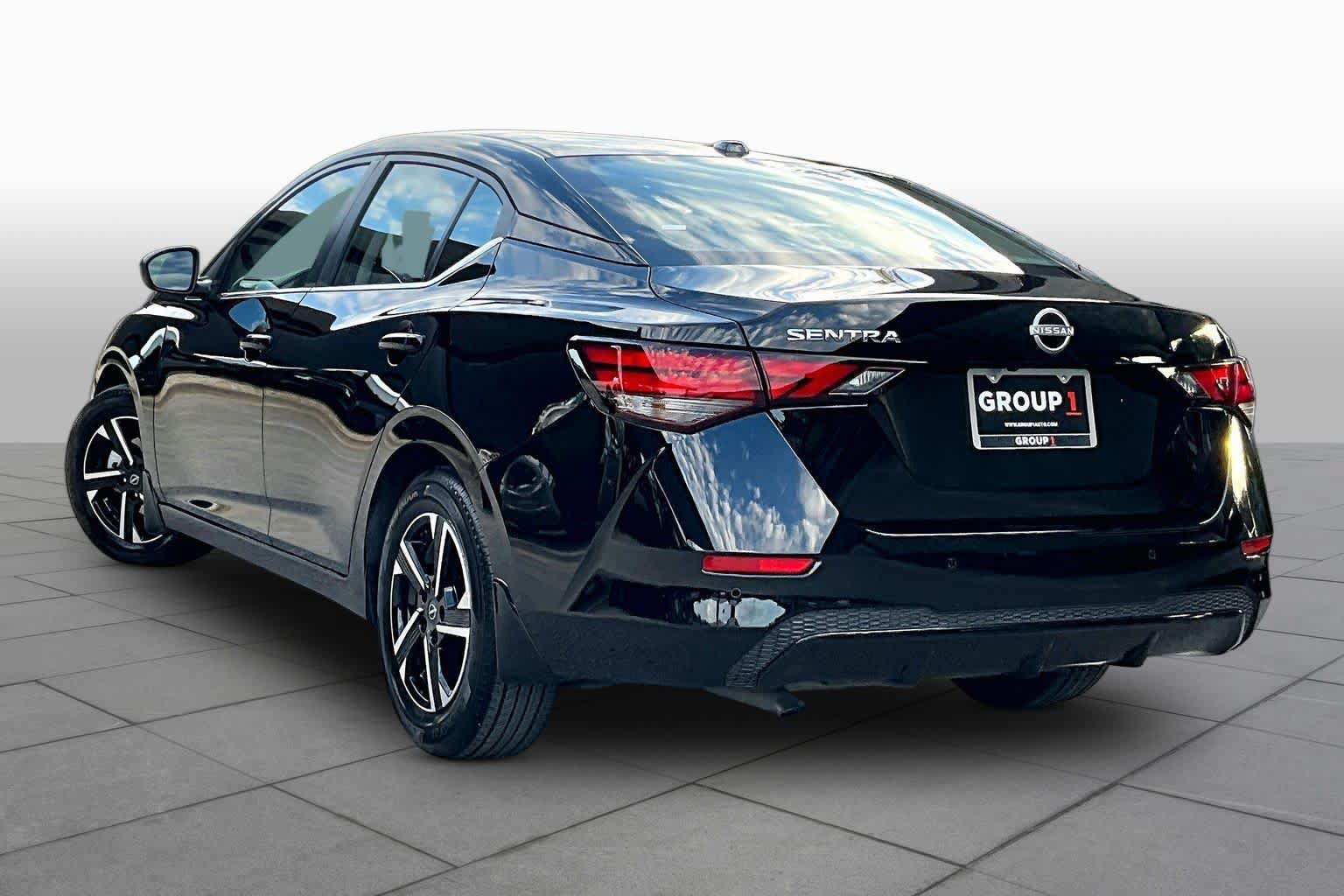 Used 2025 Nissan Sentra SV w/ All-Weather Package FWD image 11