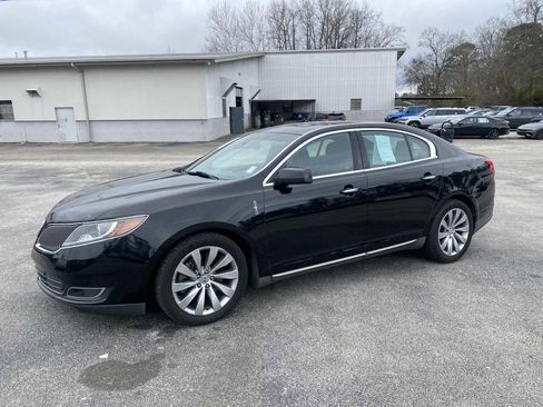 Used 2016 Lincoln MKS image 9