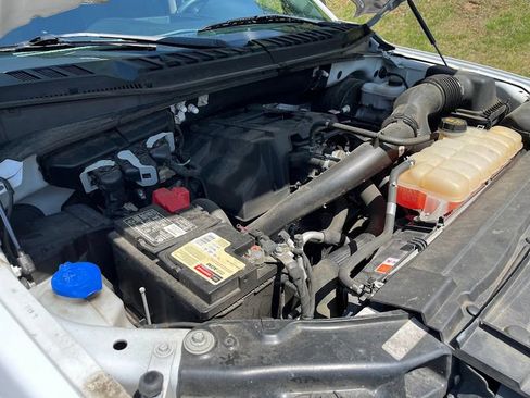 Used 2018 Ford F150 XL w/ Equipment Group 101A Mid RWD image 29