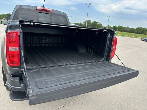 Used 2020 Chevrolet Colorado Z71 AWD/4WD image 9