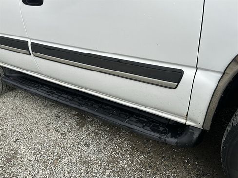 Used 2005 Chevrolet Tahoe LS w/ Preferred Equipment Group AWD/4WD image 31