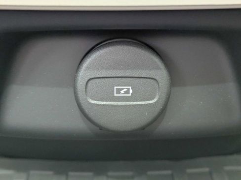 Used 2026 Volvo V60 B5 Cross Country Plus w/ Protection Package Premier image 17