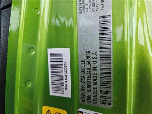 New 2025 Jeep Gladiator Mojave image 17