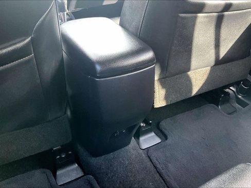 Used 2018 Toyota RAV4 LE image 31