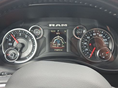 Used 2019 RAM 1500 Big Horn AWD/4WD image 14