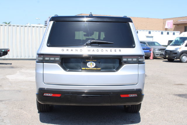 Used 2024 Jeep Grand Wagoneer L Series II w/ Quick Order Packagew 28T AWD/4WD image 4