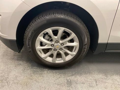Used 2020 Chevrolet Equinox LT w/ Driver Convenience Package AWD/4WD image 30
