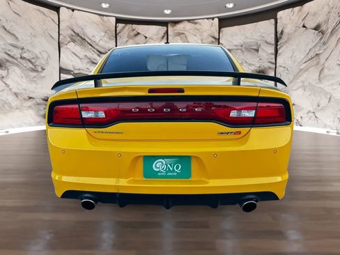 Used 2012 Dodge Charger SRT8 Super Bee w/ Driver Convenience Group II RWD image 7