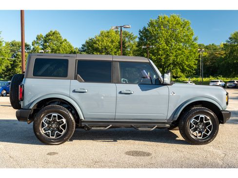 Used 2023 Ford Bronco Outer Banks AWD/4WD image 10