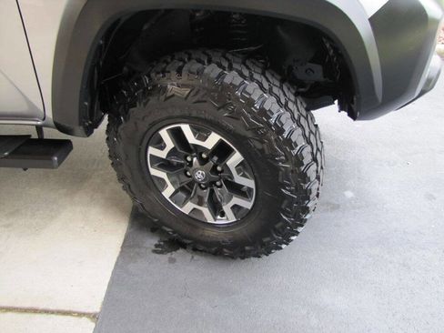 Used 2020 Toyota Tacoma TRD Off-Road RWD image 24