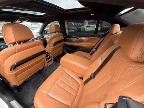 Used 2020 BMW 750i xDrive w/ Executive Package AWD/4WD image 41