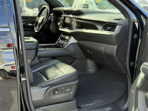 Used 2022 GMC Yukon Denali w/ Denali Premium Package RWD image 17