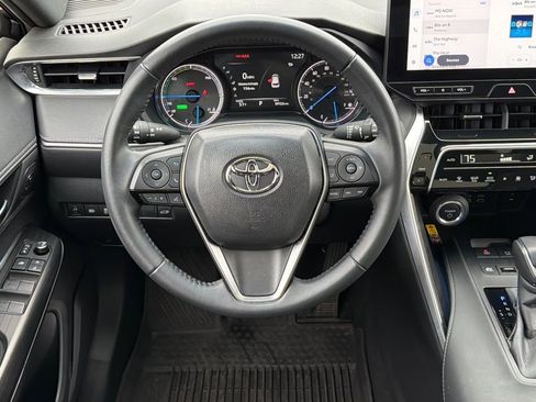Used 2024 Toyota Venza Nightshade AWD/4WD image 11