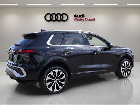 New 2026 Audi Q3 quattro 2.0T AWD/4WD image 5