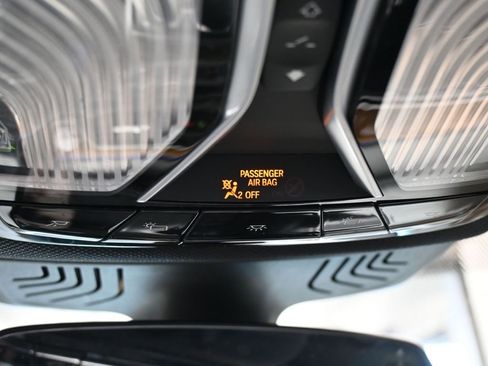 Used 2016 BMW 750i xDrive image 36