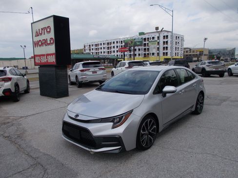 Used 2022 Toyota Corolla SE FWD image 1