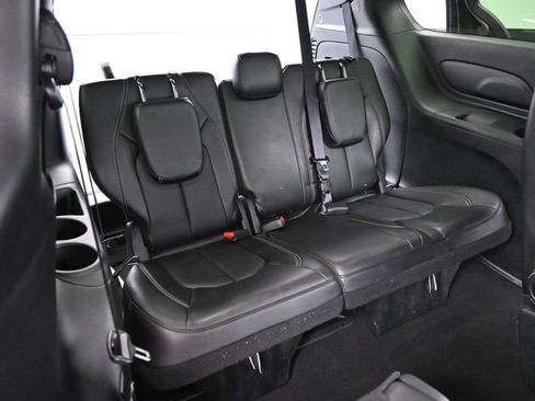 Used 2025 Chrysler Pacifica Select FWD image 21