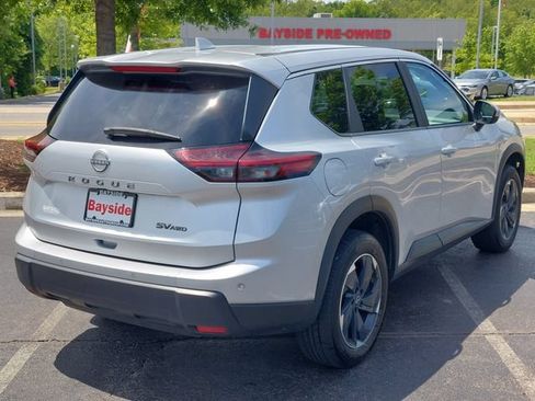 Used 2024 Nissan Rogue SV AWD/4WD image 13