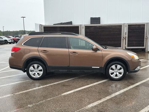 Used 2012 Subaru Outback 2.5i Limited w/ Moonroof Pkg AWD/4WD image 7