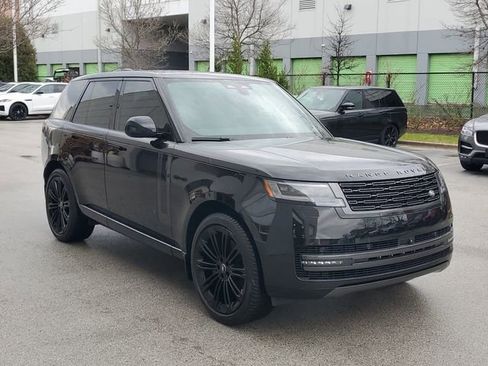 Certified 2024 Land Rover Range Rover SE image 3