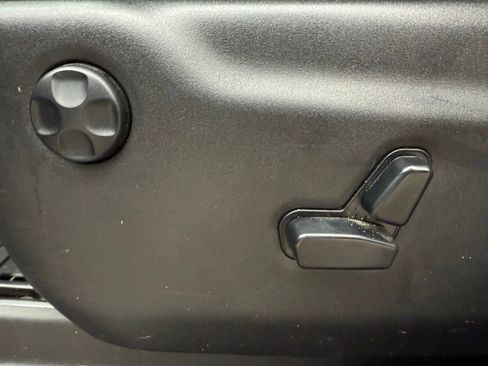 Used 2019 Jeep Grand Cherokee Limited image 19