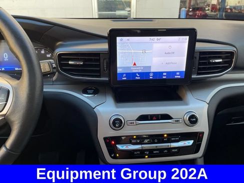 Used 2024 Ford Explorer XLT w/ Equipment Group 202A AWD/4WD image 17
