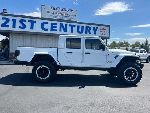 Used 2021 Jeep Gladiator Rubicon AWD/4WD image 16