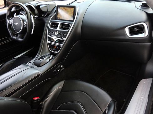 Used 2019 Aston Martin DBS Superleggera image 10