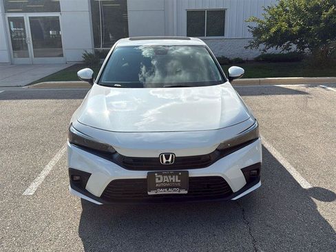 Used 2024 Honda Civic Touring image 2