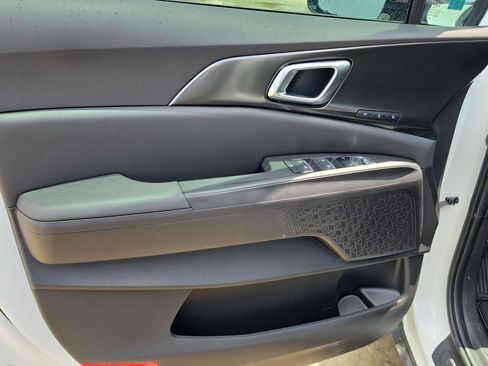 New 2026 Kia Carnival SX FWD image 18