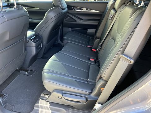 Certified 2025 INFINITI QX60 Pure image 17