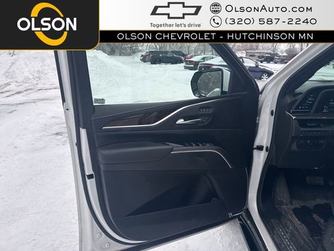 Used 2022 Cadillac Escalade ESV Premium Luxury Platinum image 9