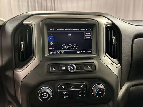 Used 2024 Chevrolet Silverado 2500 Custom w/ Custom Value Package image 17