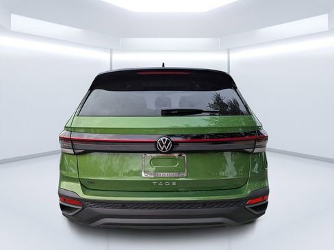 New 2026 Volkswagen Taos SE image 4