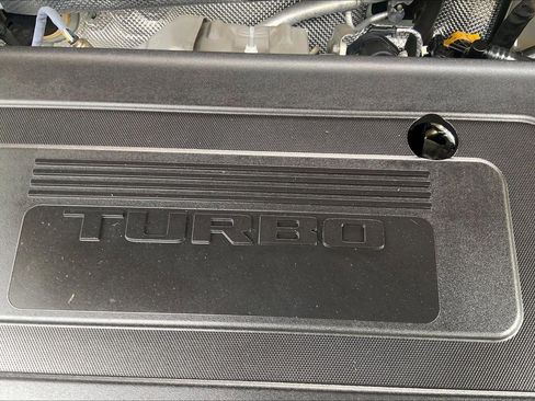 Used 2023 Buick Envision Avenir AWD/4WD image 32