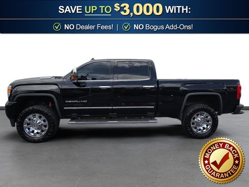 Used 2018 GMC Sierra 2500 Denali w/ Duramax Plus Package AWD/4WD image 2