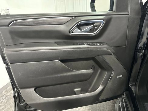Used 2023 GMC Yukon SLT AWD/4WD image 10