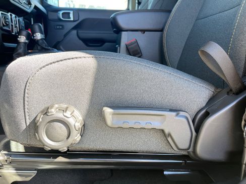 New 2026 Jeep Gladiator Sport image 13