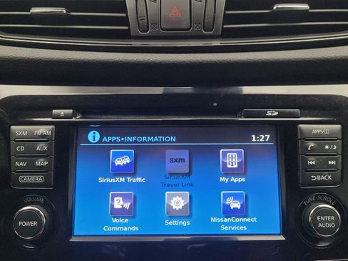 Used 2017 Nissan Rogue SL FWD image 25