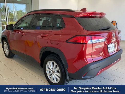 Used 2024 Toyota Corolla Cross LE w/ Moonroof Package FWD image 53