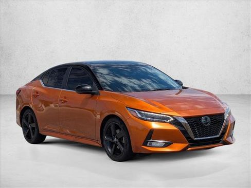 Used 2022 Nissan Sentra SR w/ SR Premium Package FWD image 3