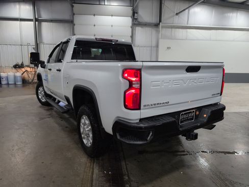 Used 2021 Chevrolet Silverado 2500 Custom w/ Custom Value Package image 4