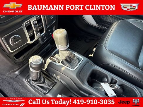 Used 2021 Jeep Wrangler Unlimited Sahara w/ Dual Top Group AWD/4WD image 27