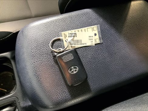 Used 2018 Toyota RAV4 XLE AWD/4WD image 15