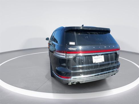 Used 2024 Lincoln Aviator Reserve image 7