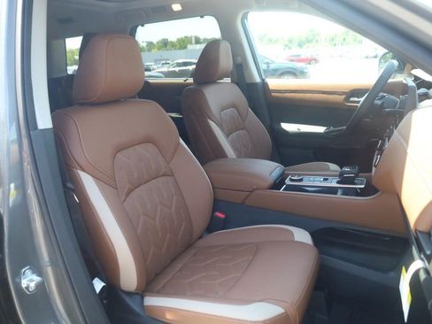 New 2026 Nissan Pathfinder Platinum AWD/4WD image 22