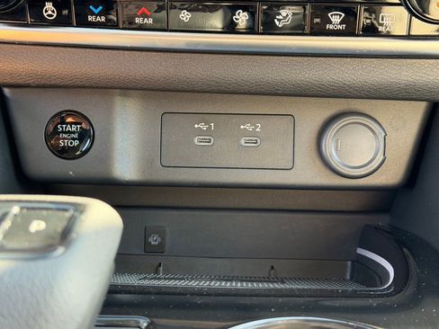 Used 2025 Nissan Rogue SL w/ Tech Package AWD/4WD image 39