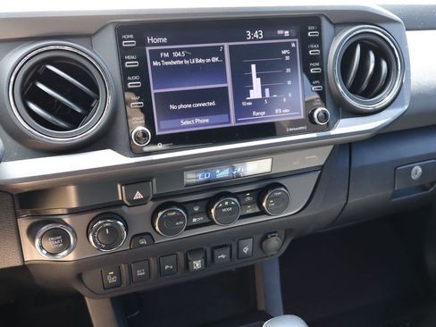 Used 2021 Toyota Tacoma TRD Sport w/ Technology Package AWD/4WD image 6